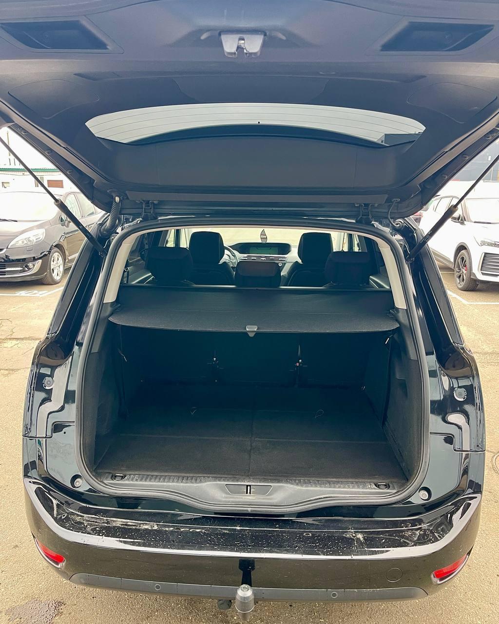 Citroen C4 Grand Picasso II · Рестайлинг , 2018 г., механика, дизель - фото 15