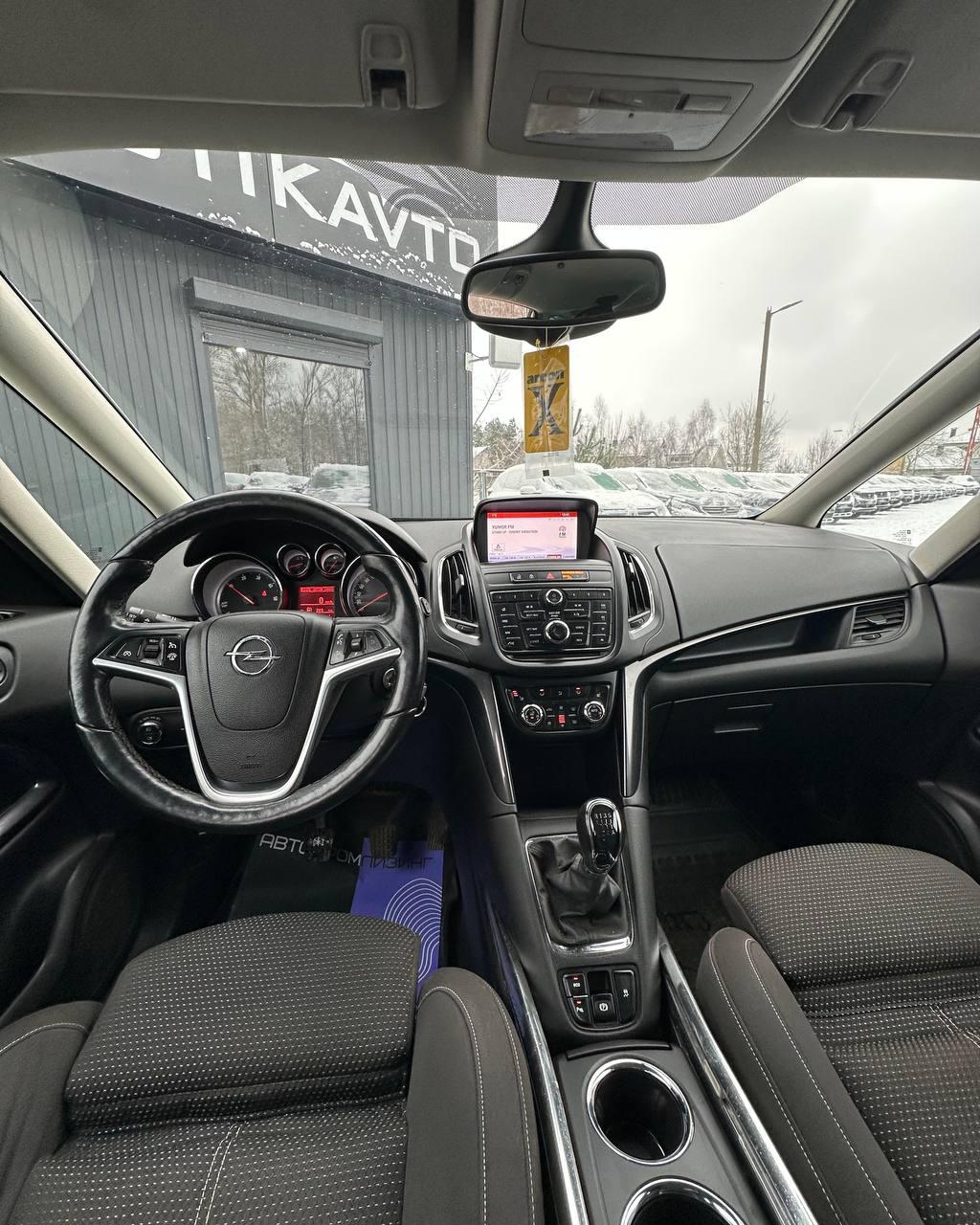 Opel Zafira C , 2015 г., механика, дизель - фото 9