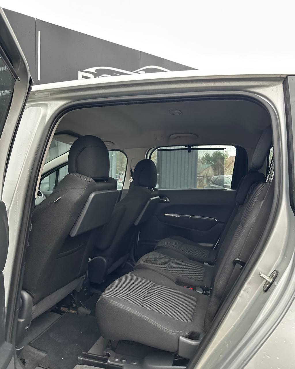 PEUGEOT 5008, 2009 г., механика, дизель - фото 8