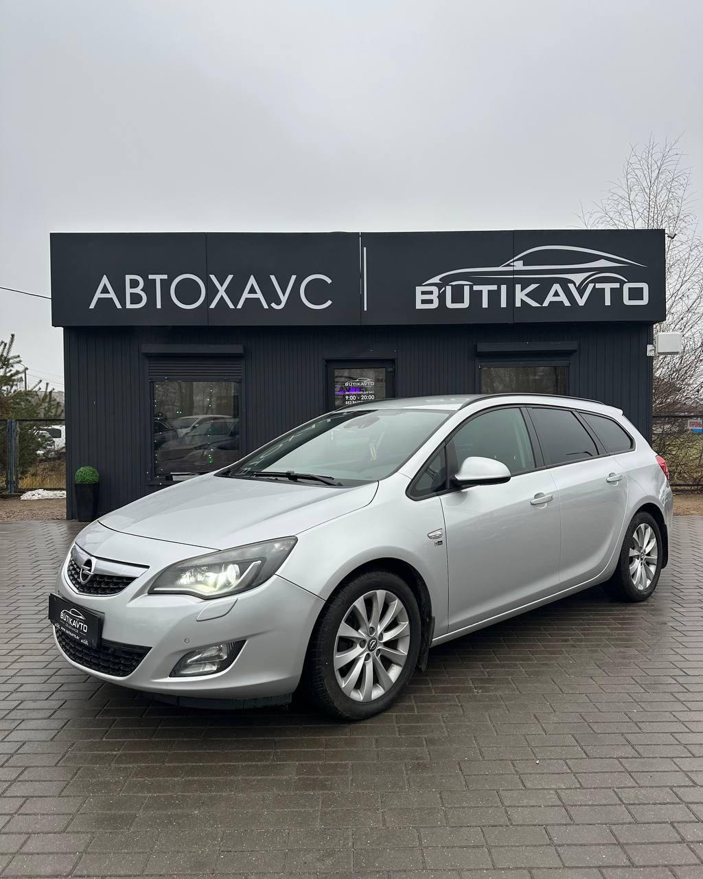 Opel Astra J · Рестайлинг , 2012 г., механика, дизель - фото 3