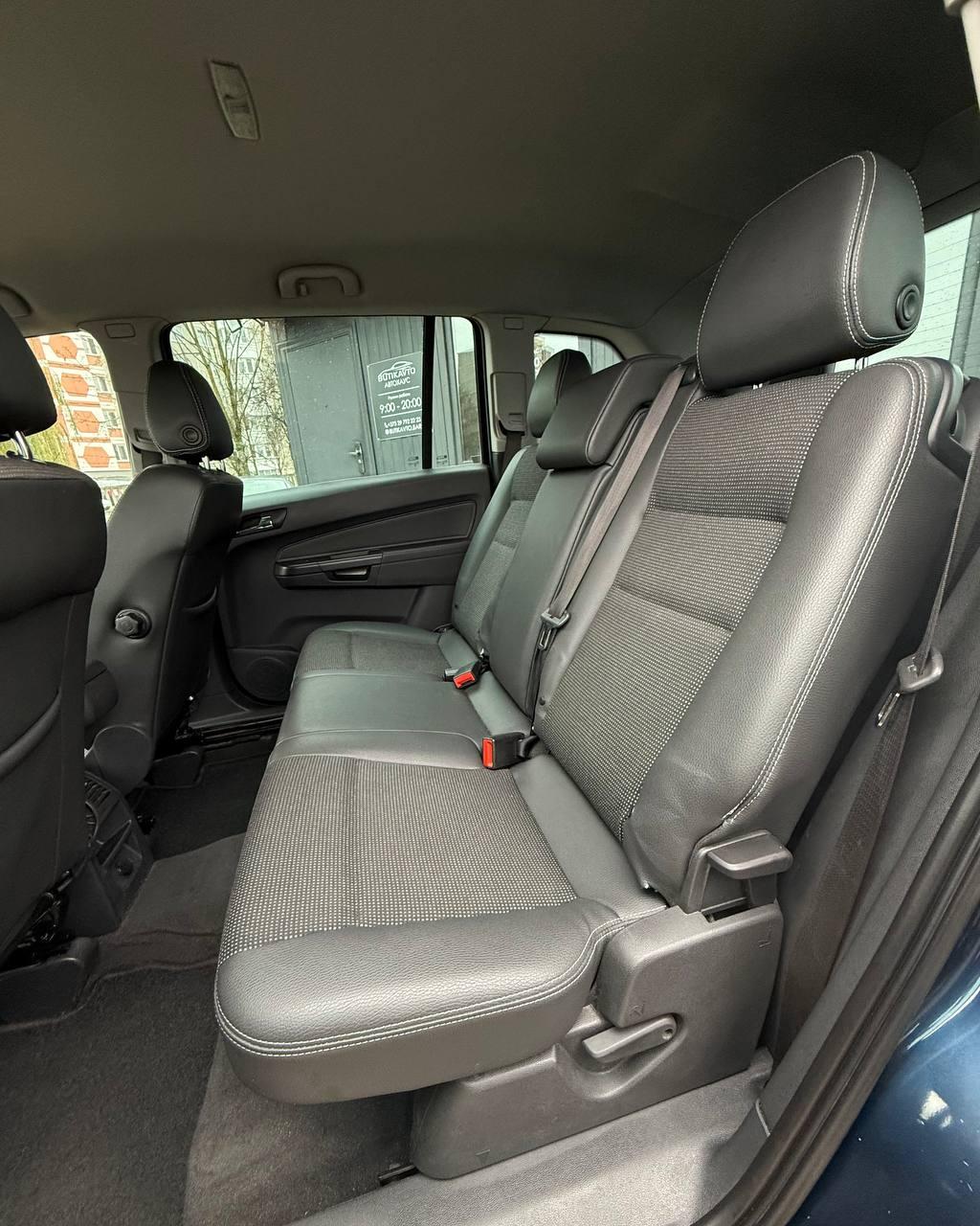 Opel Zafira B · Рестайлинг , 2011 г., механика, дизель - фото 8