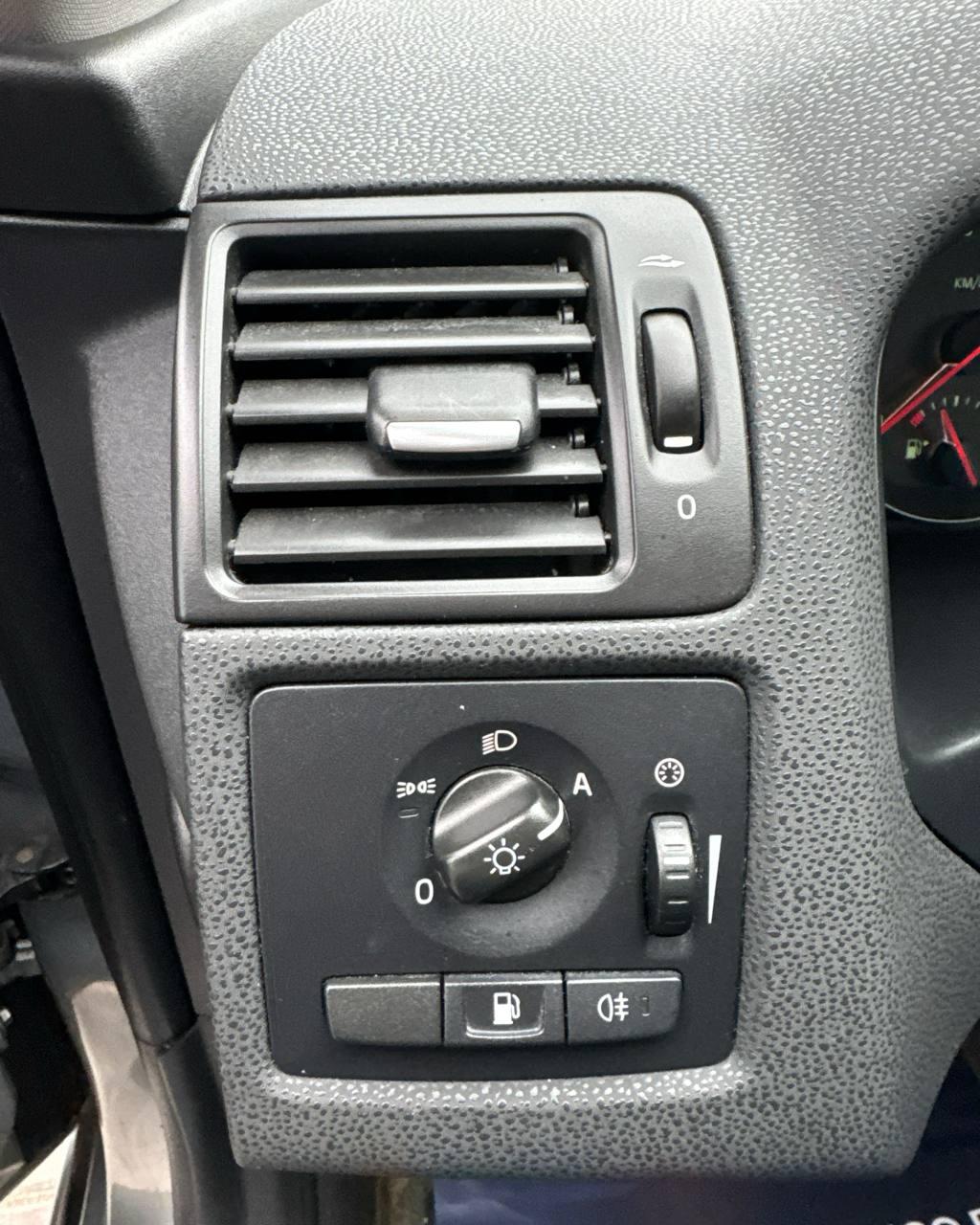 Volvo V50 I · 2-й рестайлинг , 2011 г., механика, дизель - фото 21