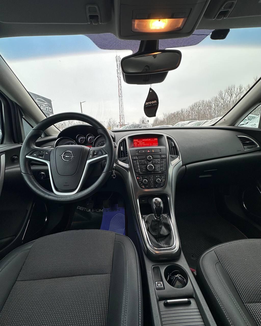 Opel Astra J , 2011 г., механика, бензин - фото 9