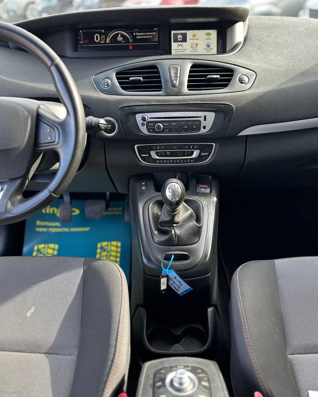 Renault Grand Scenic III · 2-й рестайлинг , 2013 г., механика, бензин - фото 10