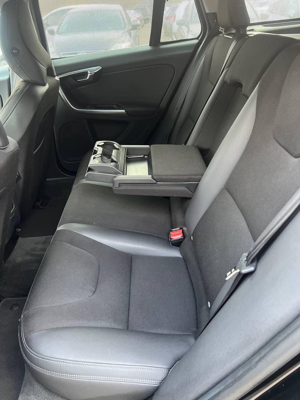 Volvo V60 I , 2012 г., механика, дизель - фото 14