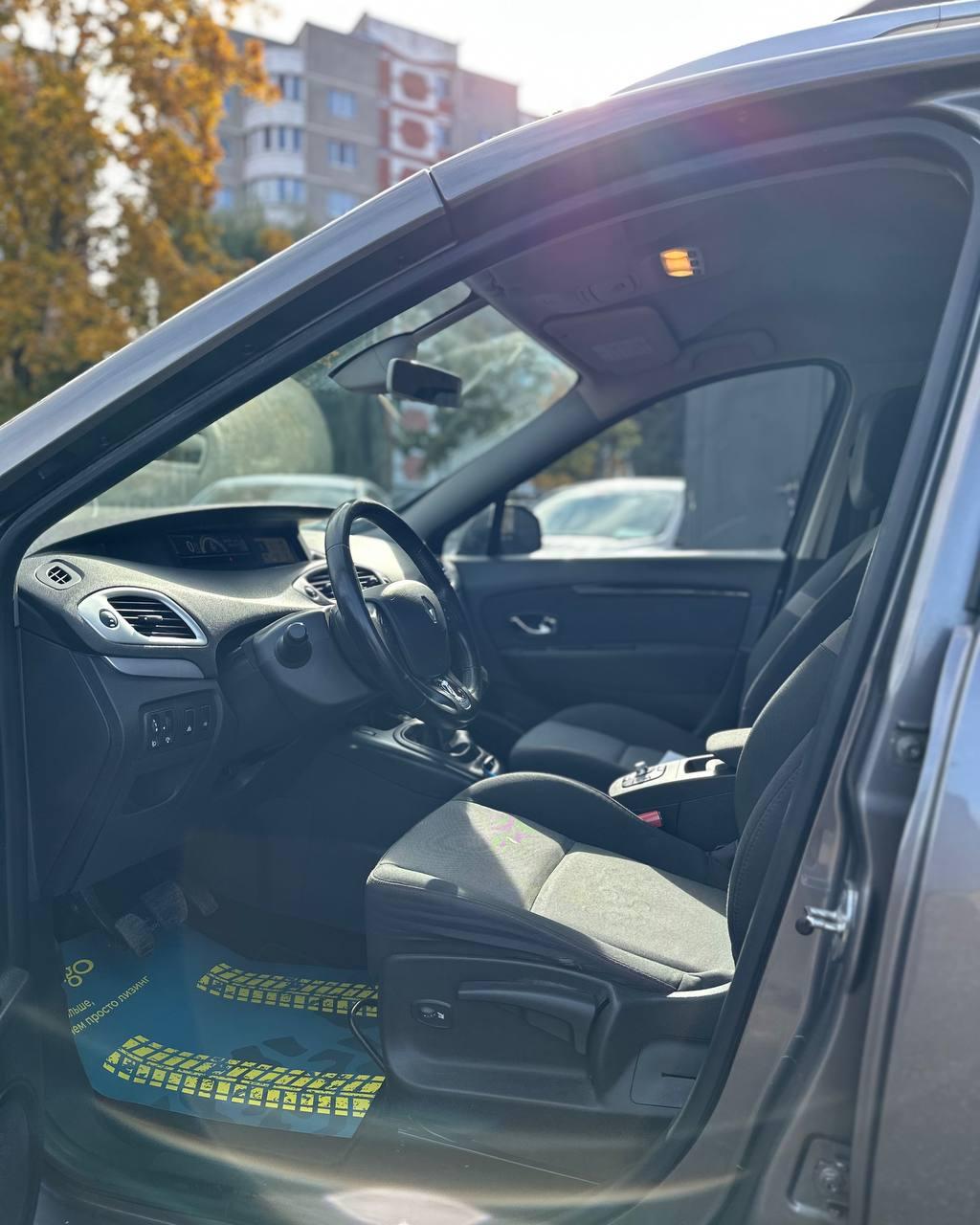 Renault Grand Scenic III · 2-й рестайлинг , 2013 г., механика, бензин - фото 7