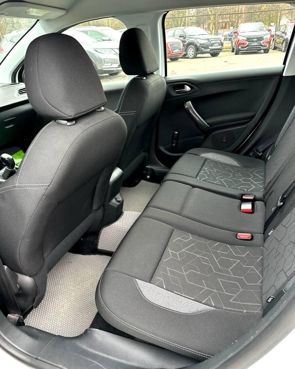 Peugeot 2008 I · Рестайлинг , 2019 г., механика, дизель - фото 12