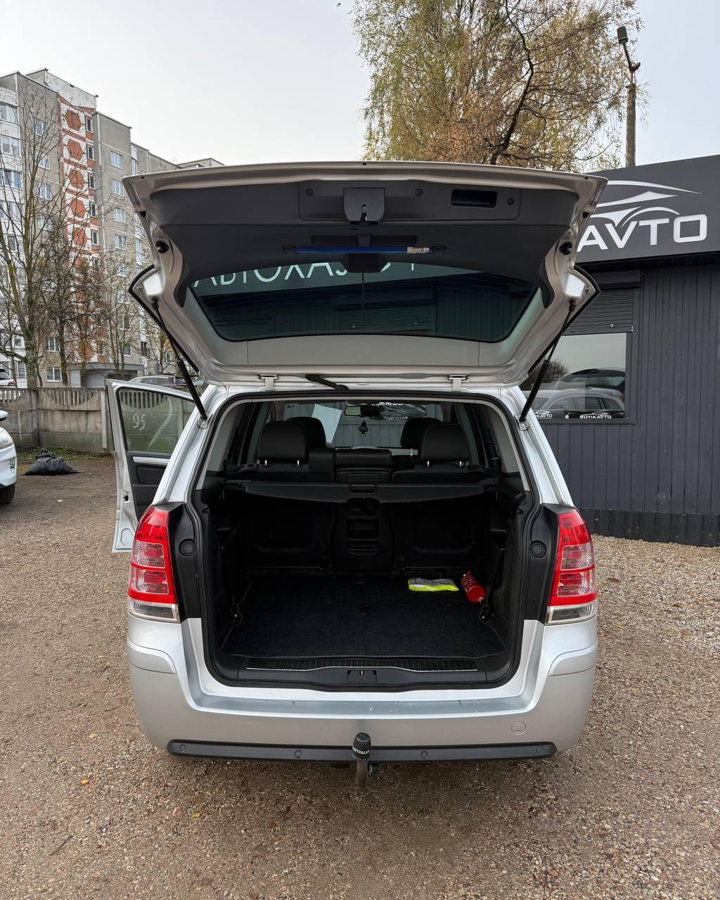 Opel Zafira B · Рестайлинг , 2009 г., механика, дизель - фото 12