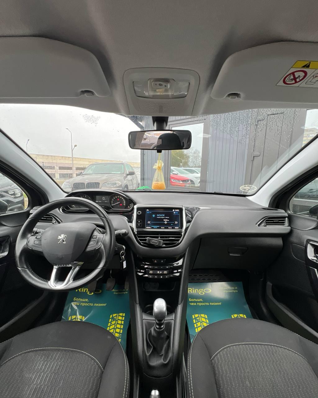 Peugeot 208 I · Рестайлинг , 2018 г., механика, дизель - фото 11