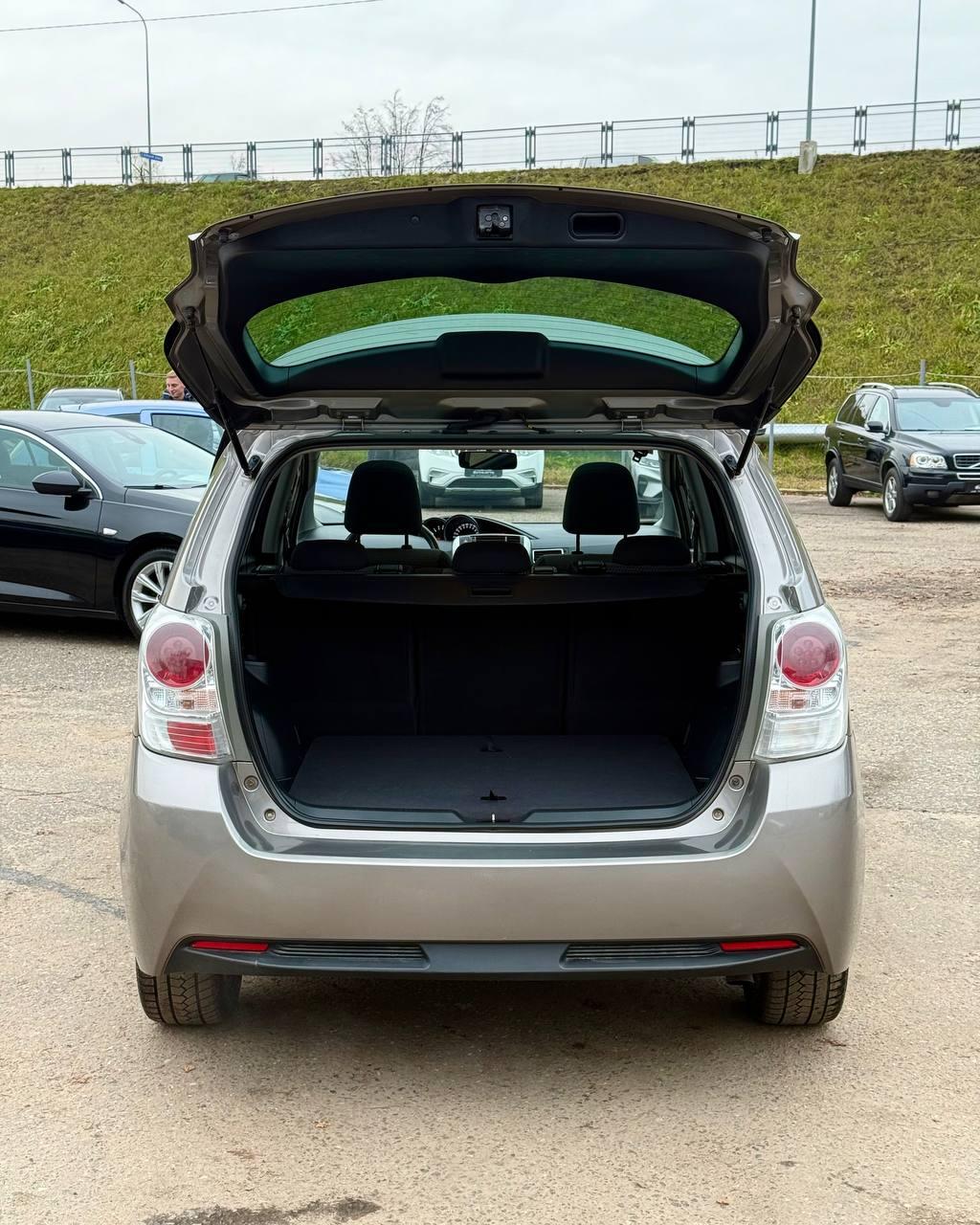 Toyota Verso I · Рестайлинг , 2014 г., механика, дизель - фото 20