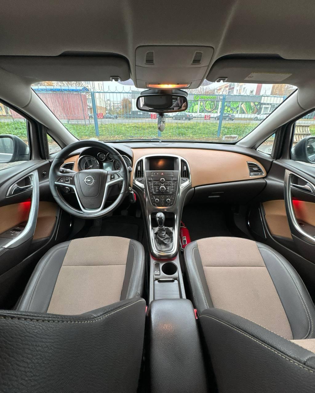 Opel Astra J , 2011 г., механика, дизель  - фото 10