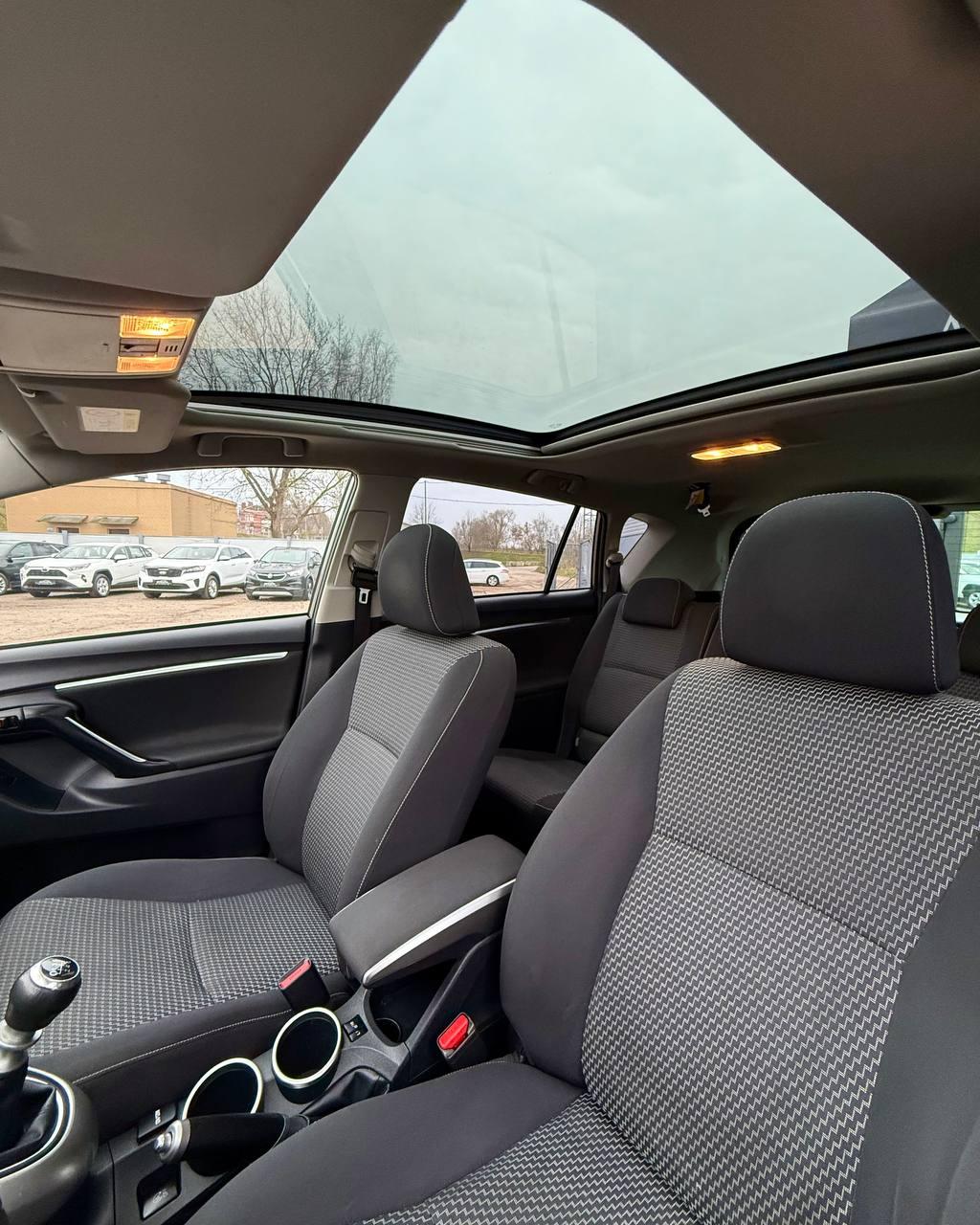 Toyota Verso I · Рестайлинг , 2014 г., механика, дизель - фото 19