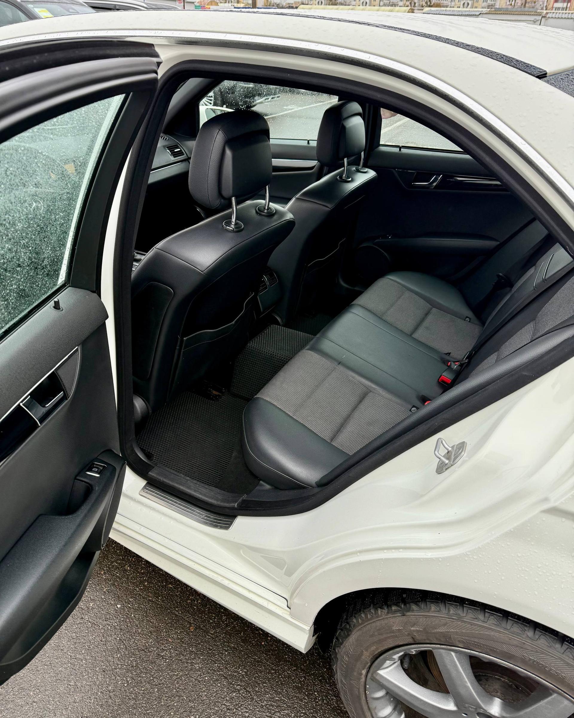 Mercedes-Benz C-Класс W204 S204 , 2010 г., автомат, бензин - фото 16