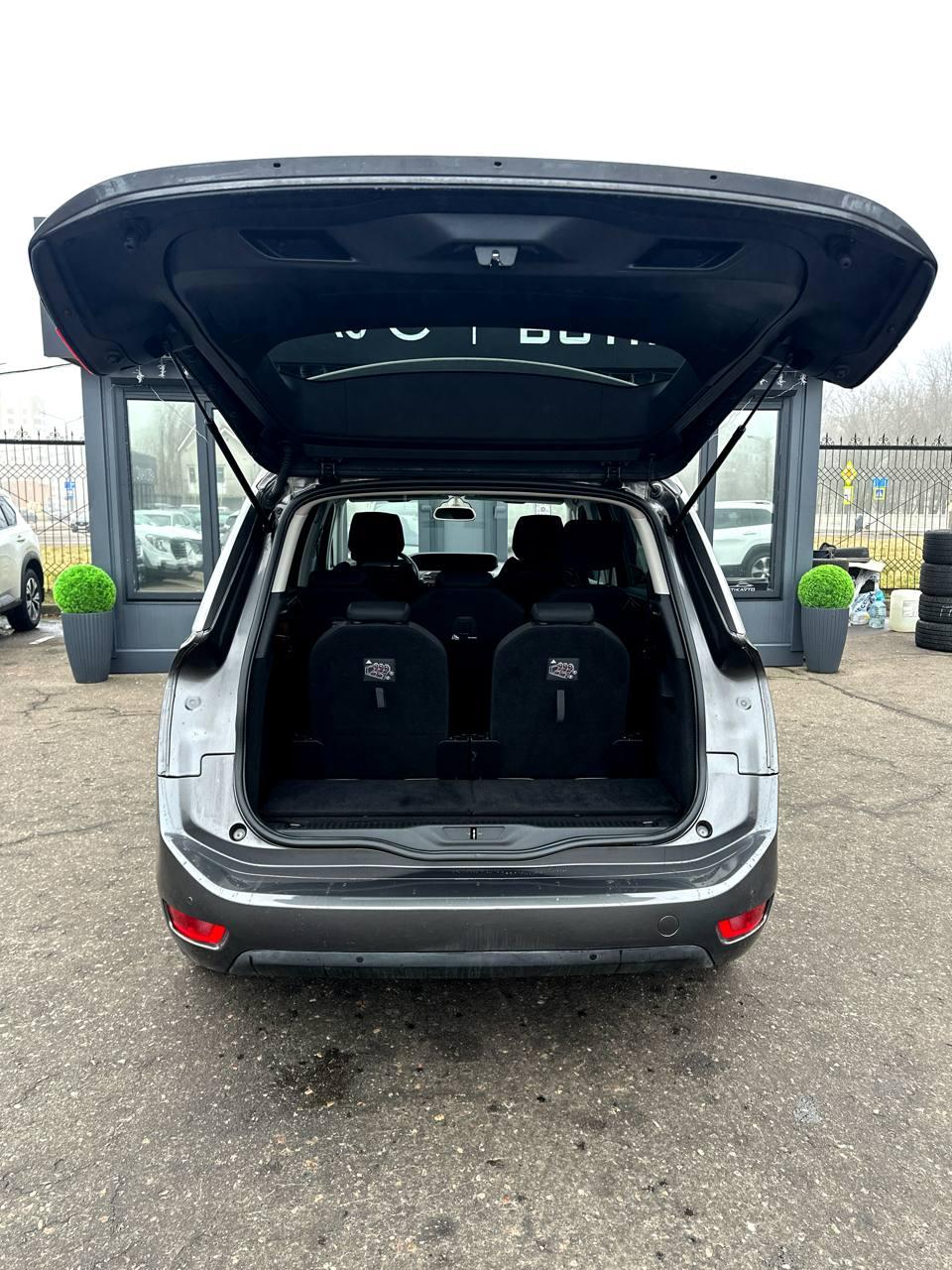 Citroen C4 Grand Picasso II · Рестайлинг , 2018 г., механика, бензин - фото 13