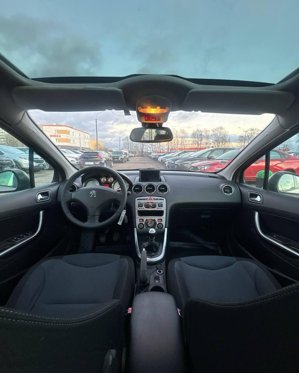 Peugeot 308 T7 · Рестайлинг , 2012 г., механика, дизель - фото 9