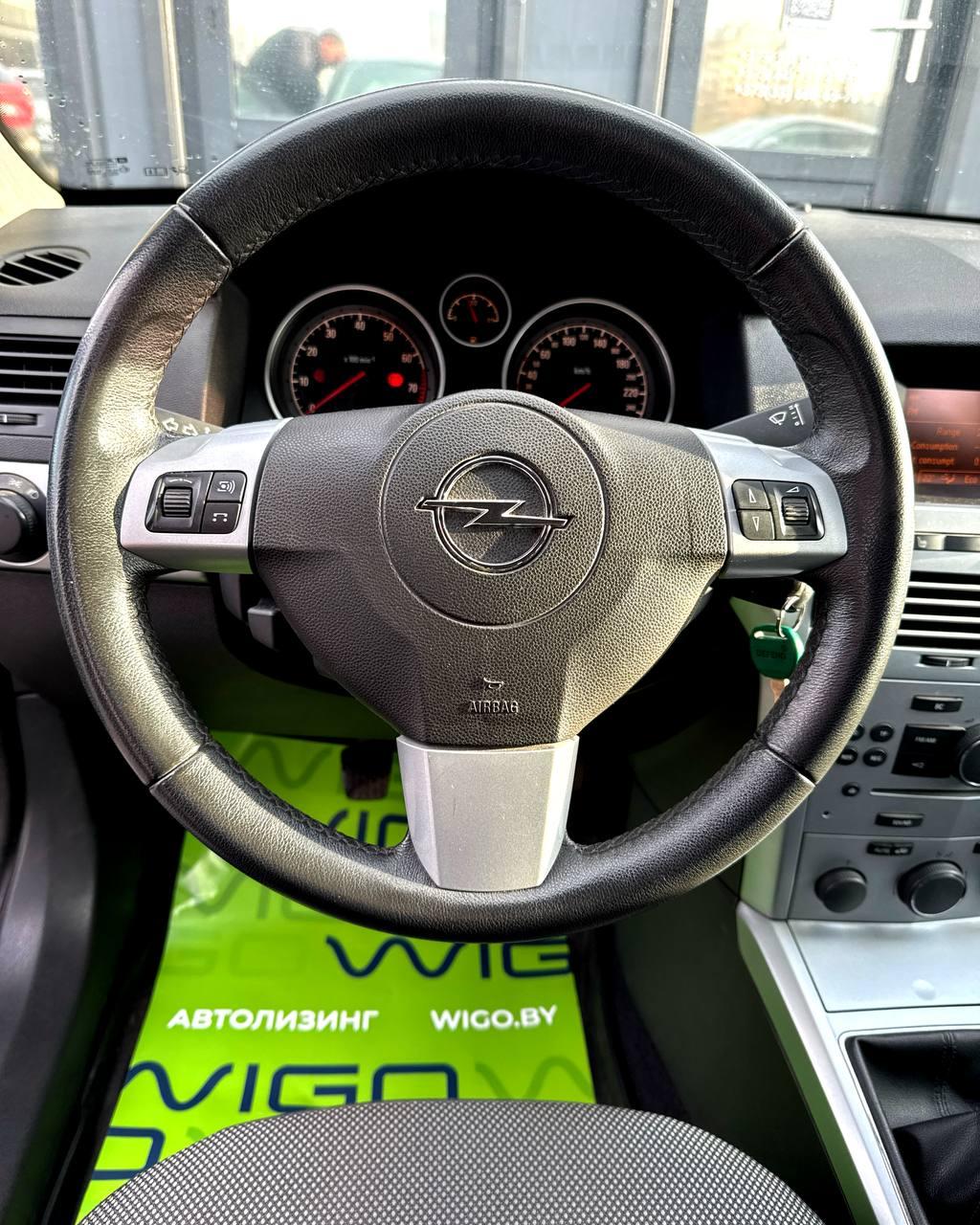 Opel Astra H · Рестайлинг , 2011 г., механика, бензин - фото 15