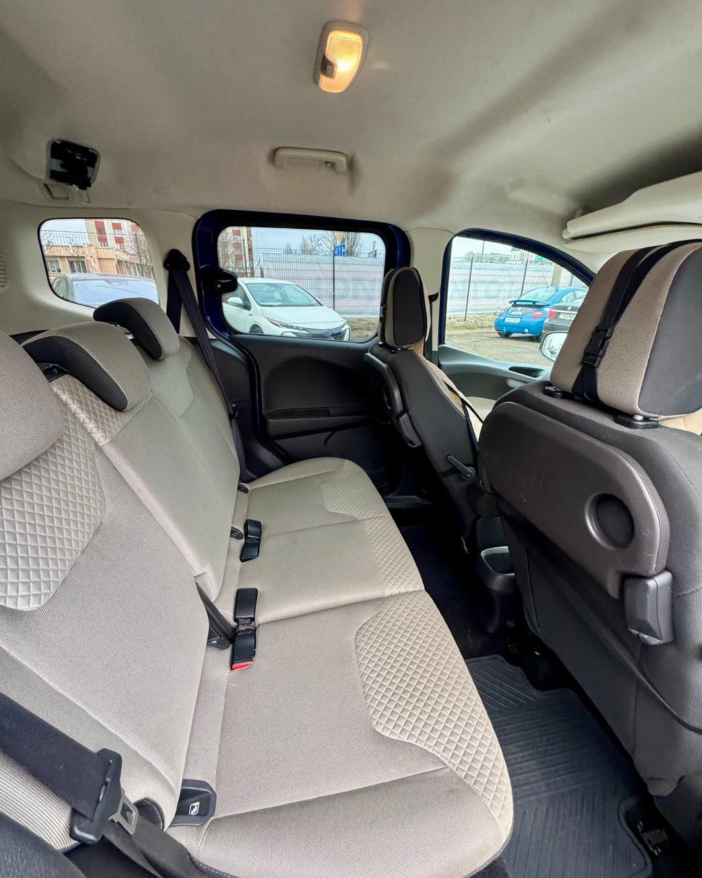 Ford Transit Courier I , 2016 г., механика, бензин - фото 13