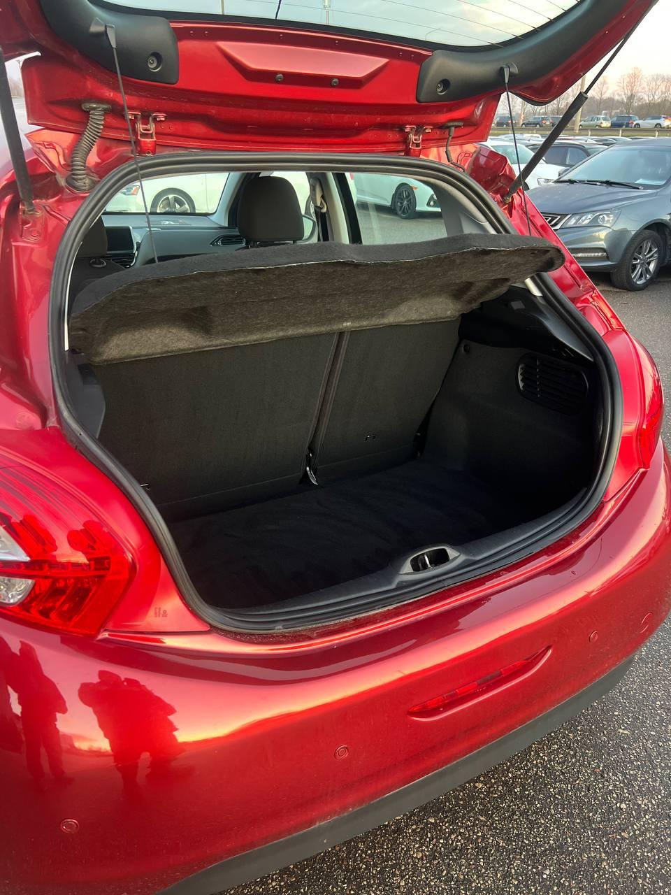 Peugeot 208 I , 2013 г., механика, бензин - фото 13