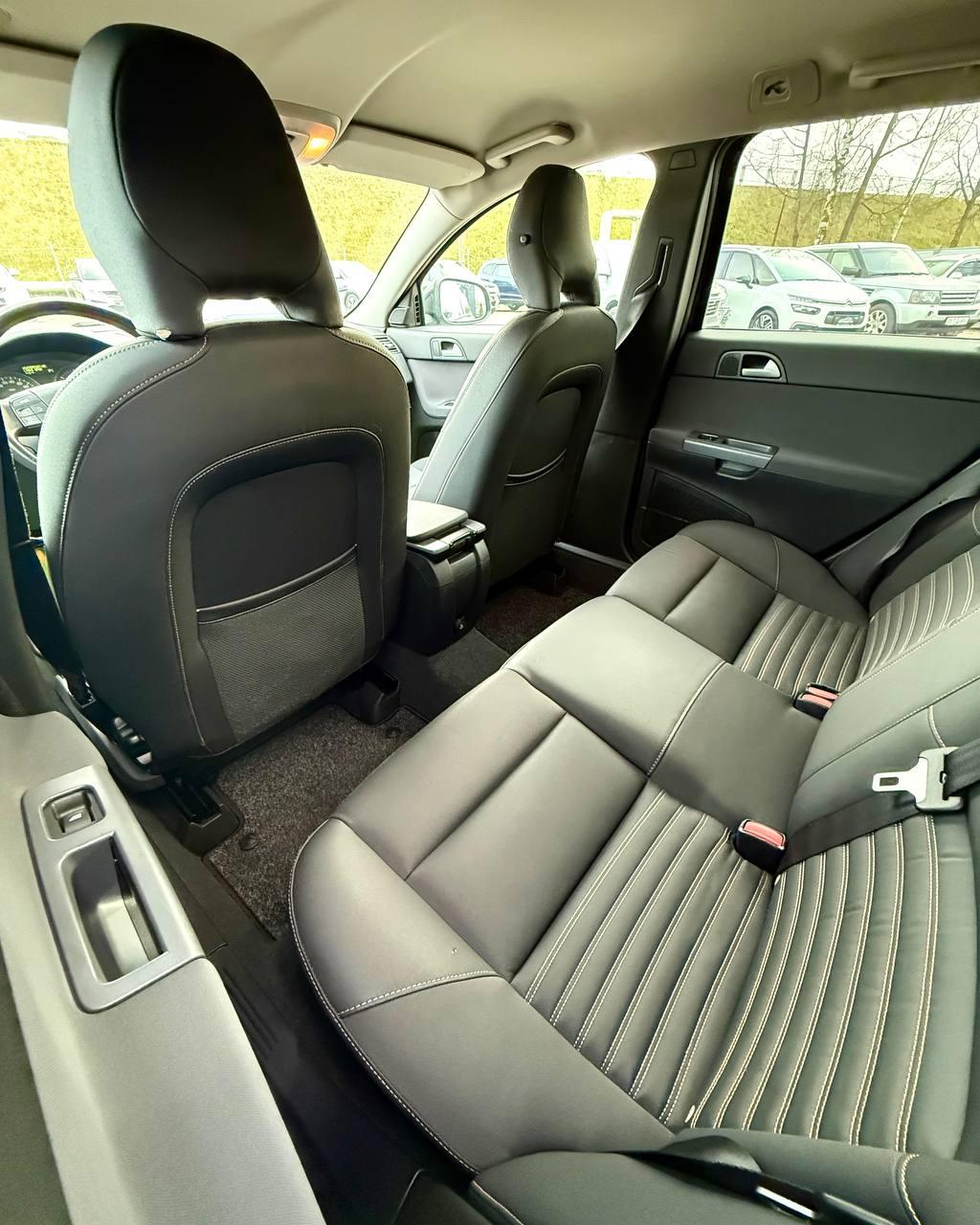 Volvo V50 I · 2-й рестайлинг , 2011 г., механика, дизель - фото 12