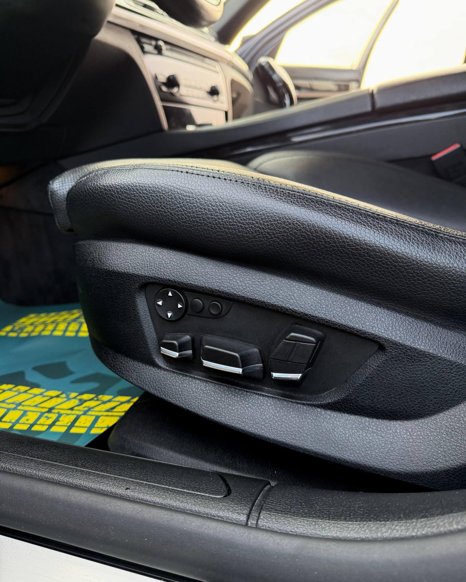 BMW 7 серия F01 F04 , 2009 г., автомат, дизель - фото 10