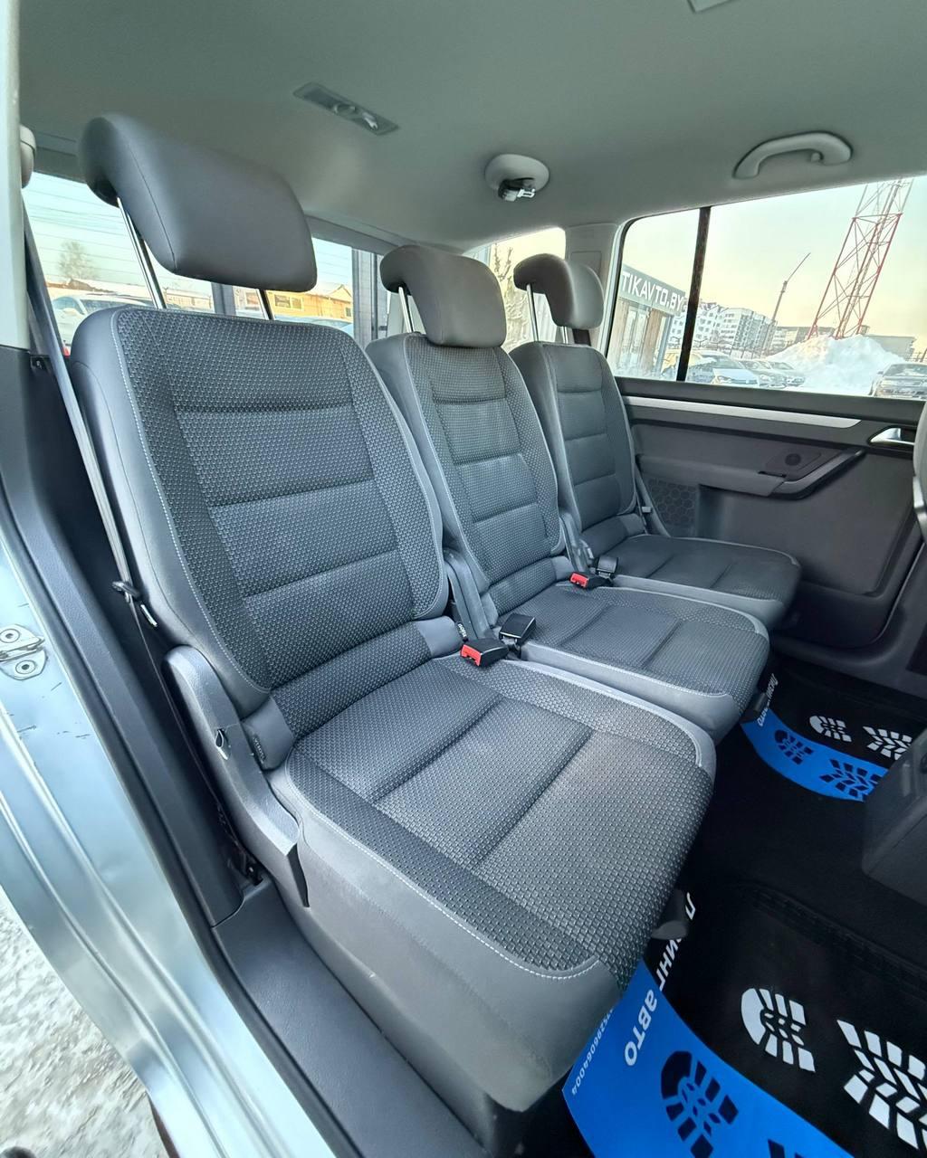 Volkswagen Touran I · 2-й рестайлинг , 2010 г., робот, дизель - фото 13