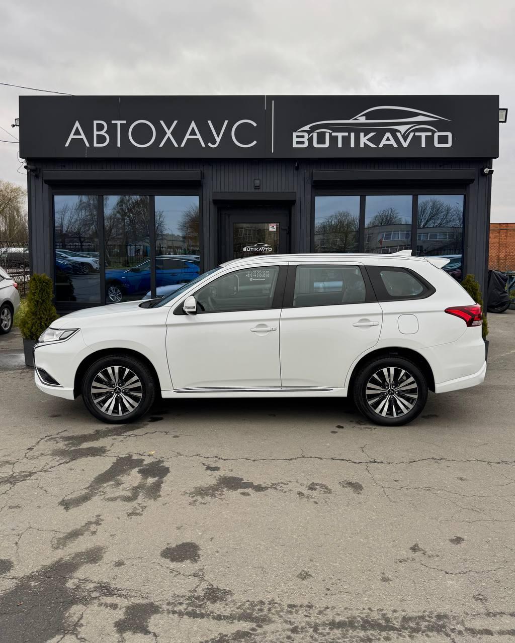 Mitsubishi Outlander III · 3-й рестайлинг , 2022 г., вариатор, бензин - фото 4