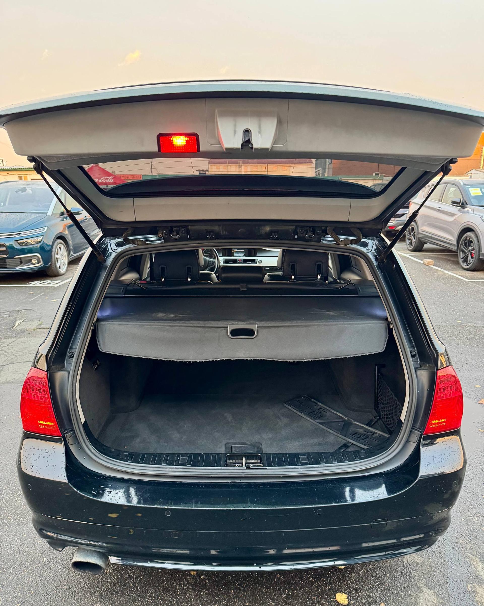 BMW 3 серия E90 E91 E92 E93 · Рестайлинг , 2010 г., механика, дизель  - фото 14