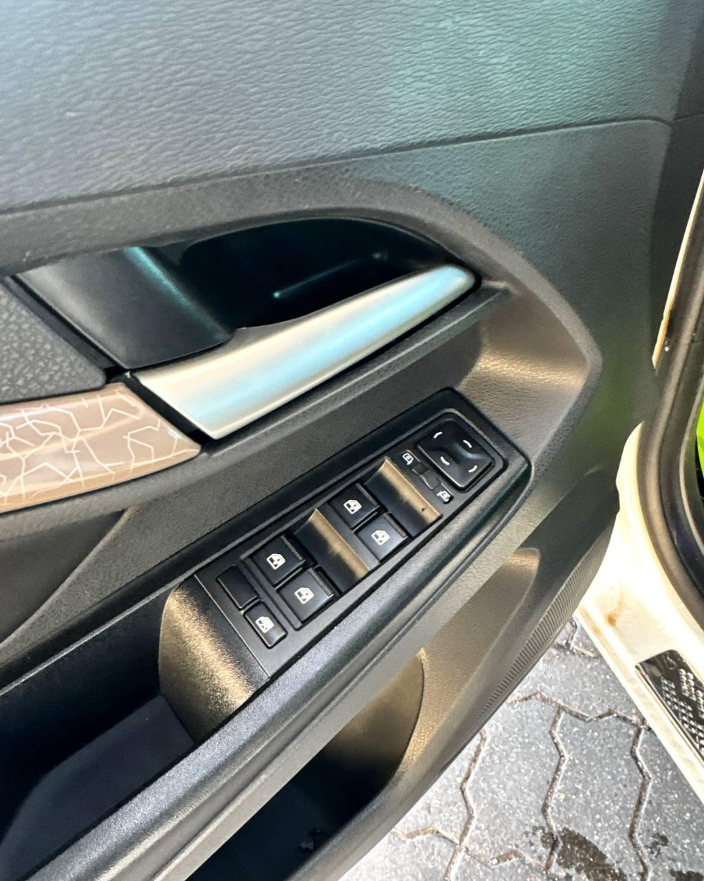 Lada (ВАЗ) Vesta I , 2017 г., механика, бензин - фото 9