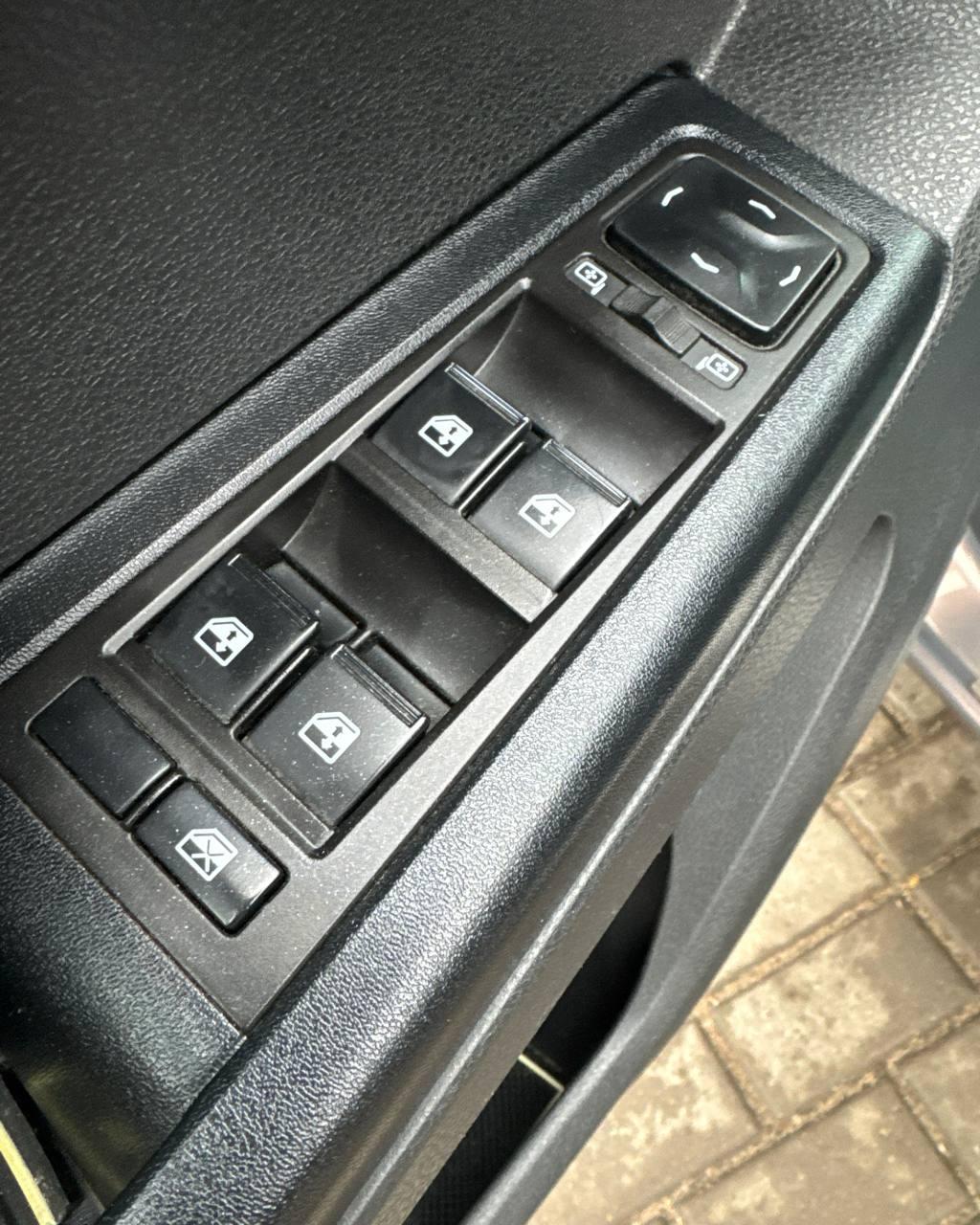 Lada (ВАЗ) Vesta I , 2019 г., механика, бензин - фото 18