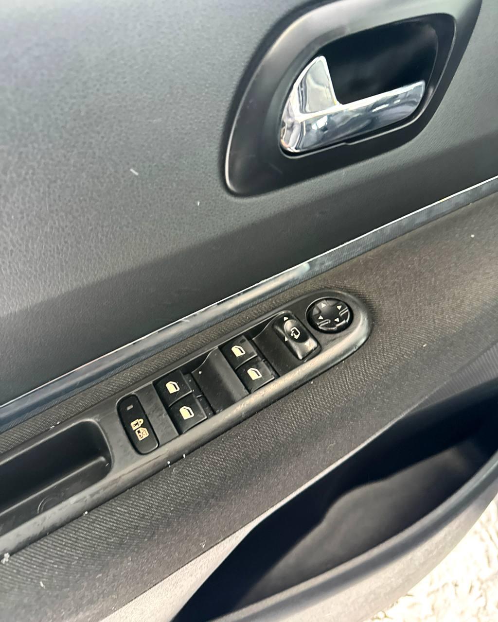 Peugeot 3008 I , 2010 г., механика, дизель - фото 9