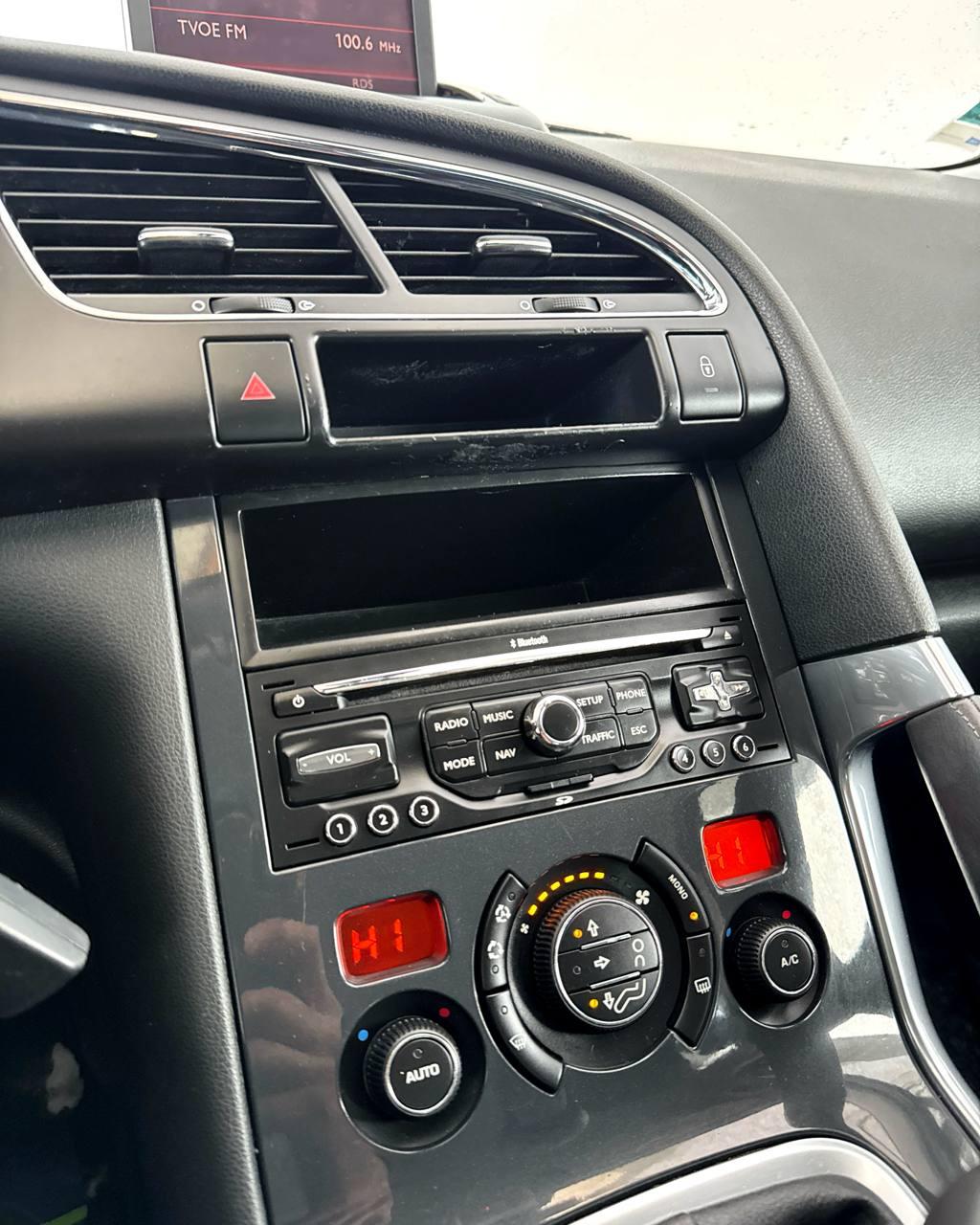 Peugeot 3008 I , 2010 г., механика, дизель - фото 12