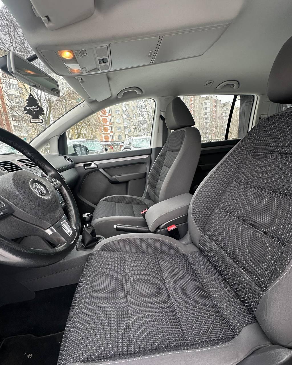 Volkswagen Touran I · 2-й рестайлинг , 2011 г., механика, дизель - фото 7