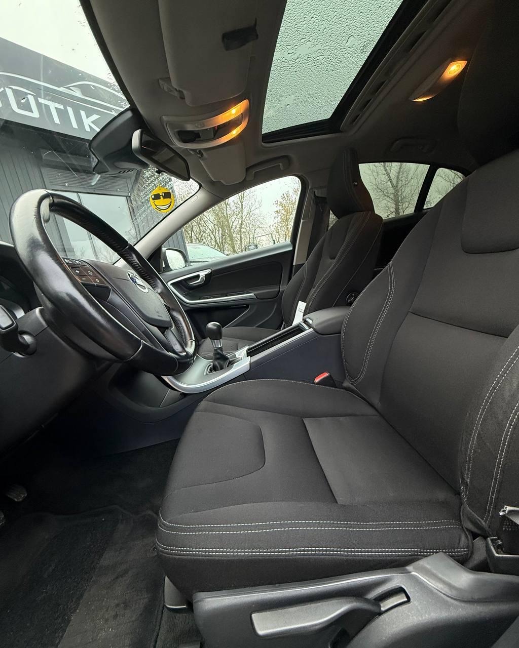 Volvo S60 II · Рестайлинг , 2014 г., механика, дизель - фото 7