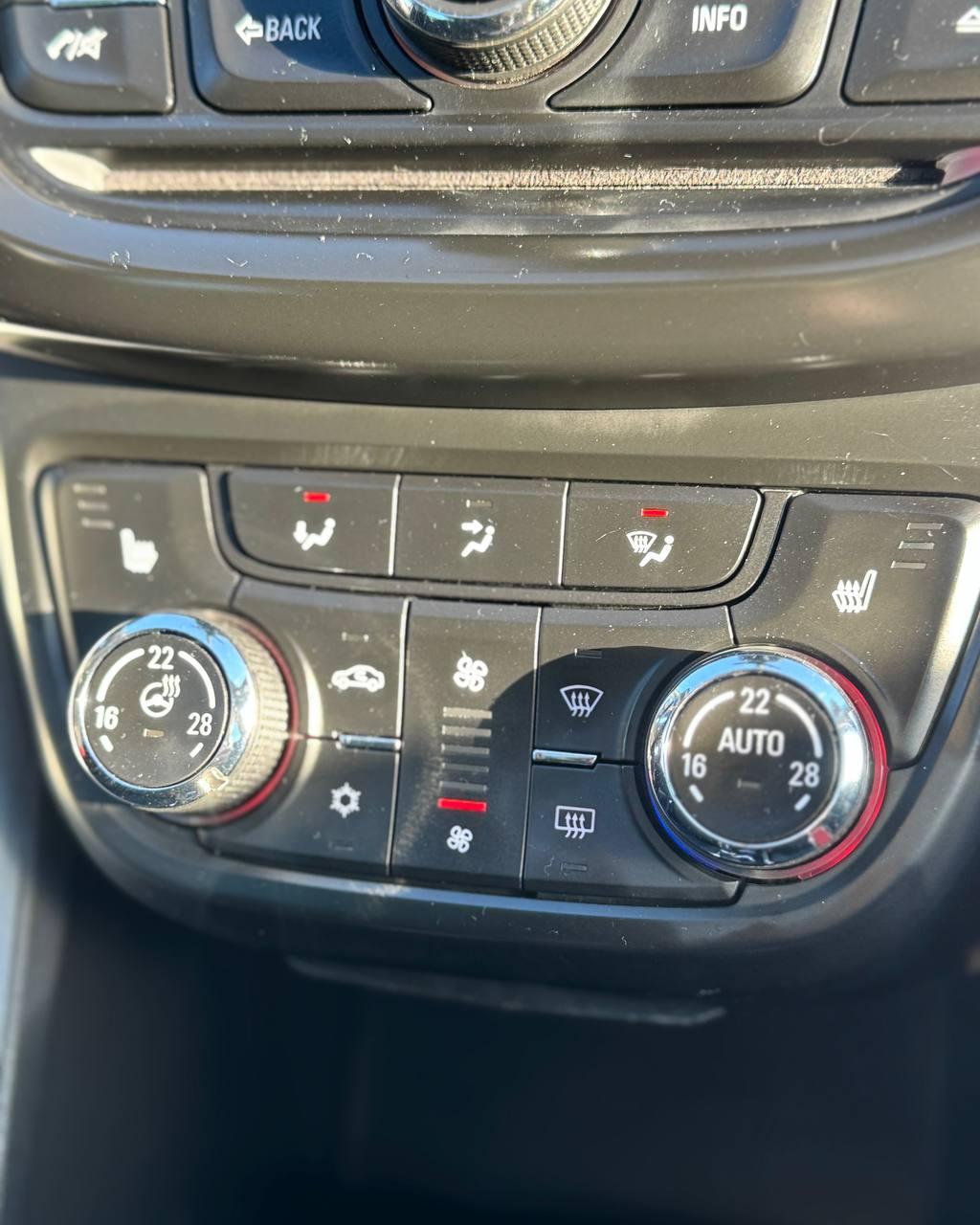 Opel Zafira C , 2015 г., механика, дизель - фото 18