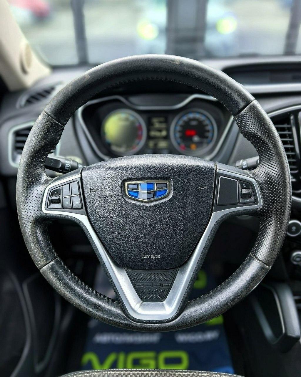 Geely Emgrand X7 I · 2-й рестайлинг , 2019 г., механика, бензин - фото 11