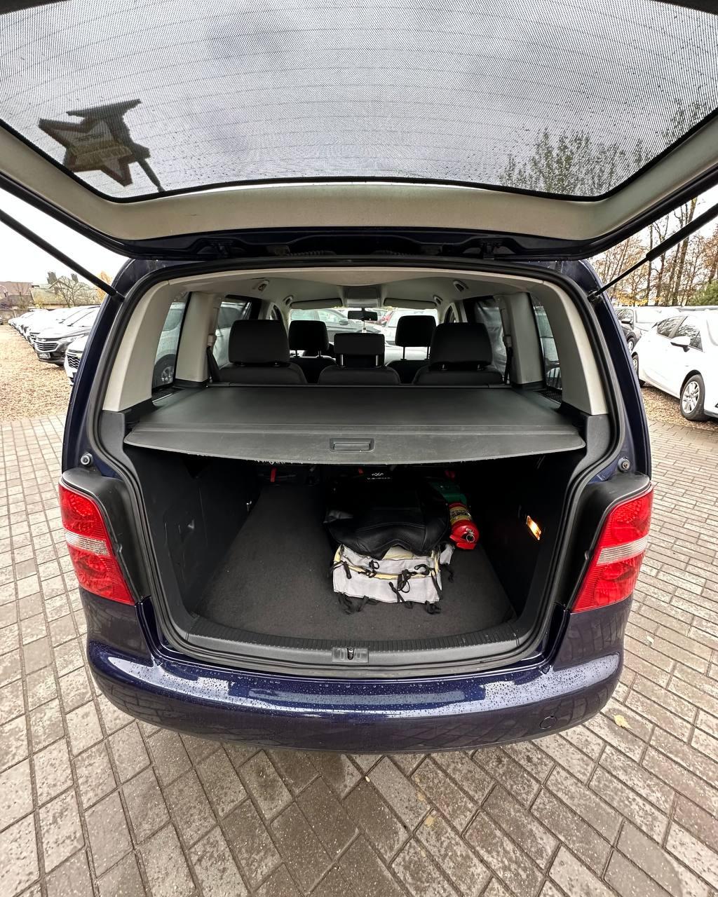 Volkswagen Touran I , 2005 г., механика, дизель  - фото 10