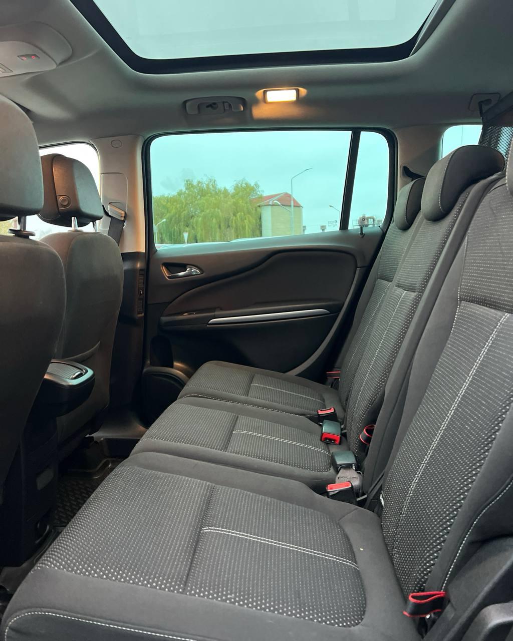 Opel Zafira C , 2015 г., механика, дизель - фото 15