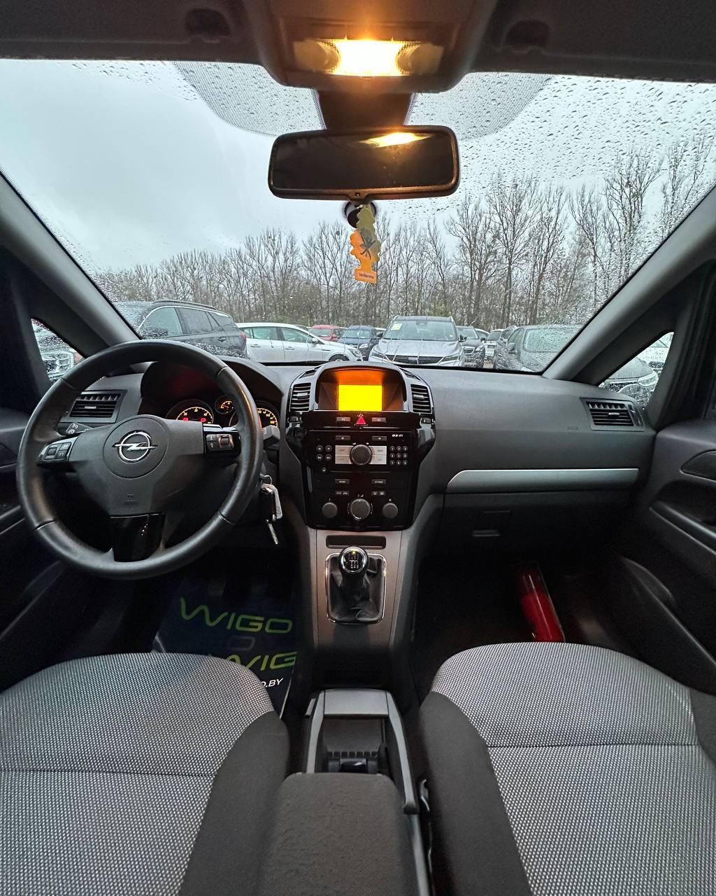 Opel Zafira B · Рестайлинг , 2013 г., механика, дизель - фото 9