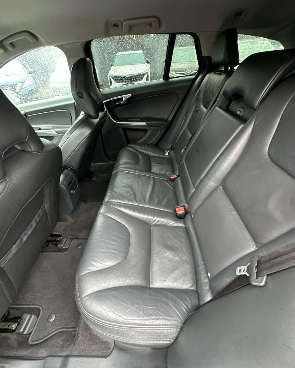 Volvo V60 I , 2011 г., механика, дизель - фото 9