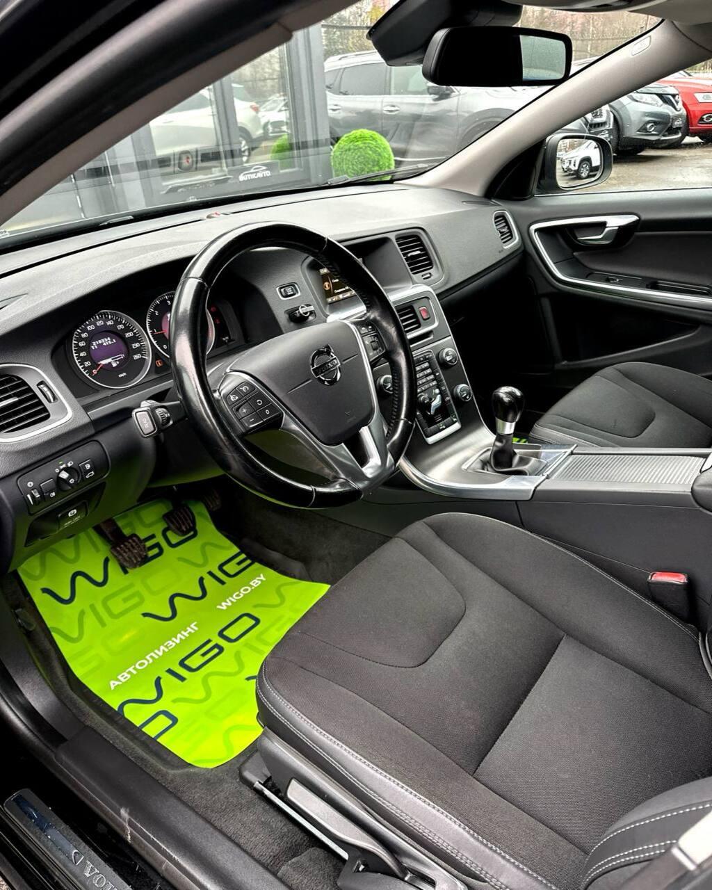 Volvo V60 I , 2012 г., механика, дизель - фото 9