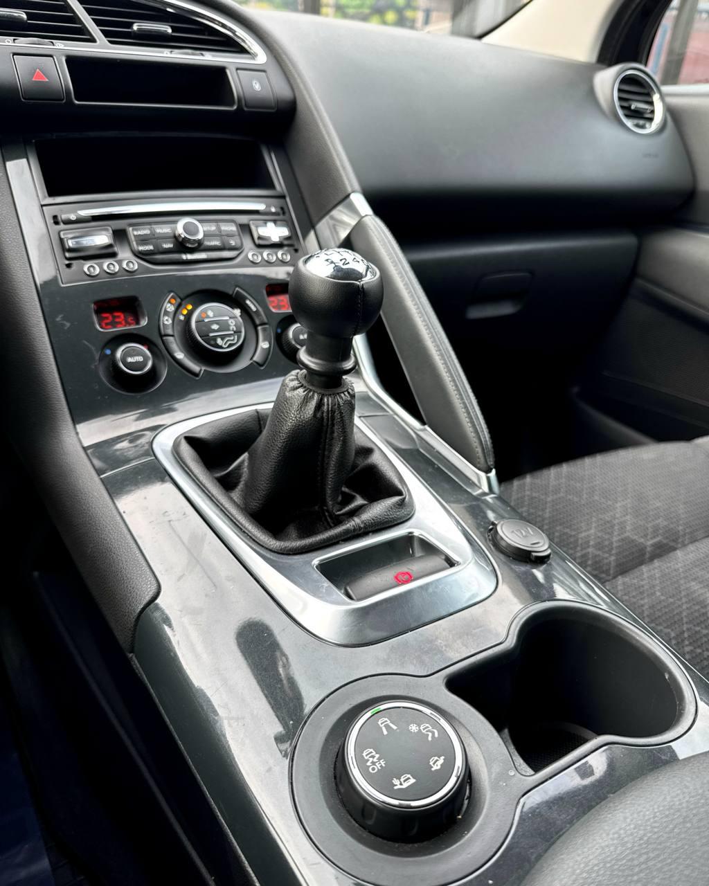 Peugeot 3008 I · Рестайлинг , 2015 г., механика, дизель - фото 15