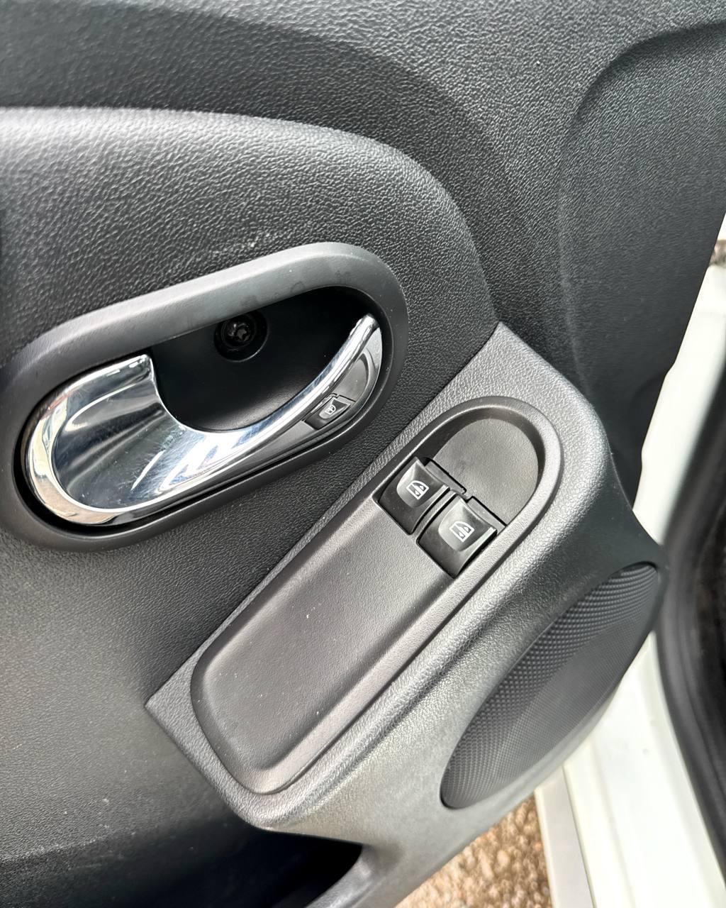 Renault Duster I · Рестайлинг , 2017 г., механика, бензин - фото 13