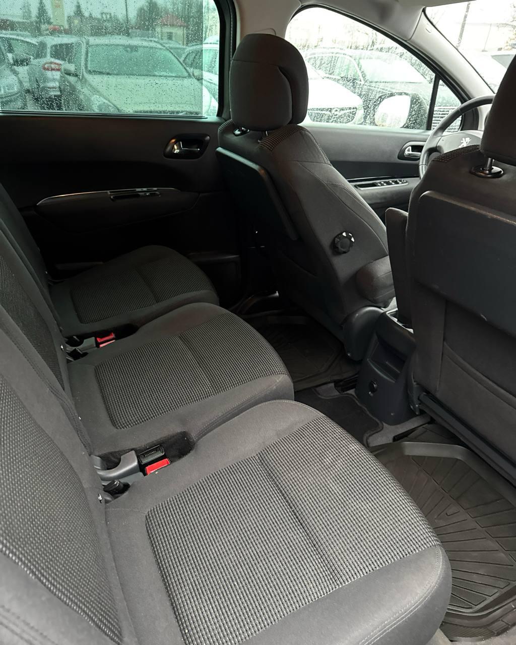 Peugeot 5008 I · Рестайлинг , 2014 г., механика, дизель - фото 12