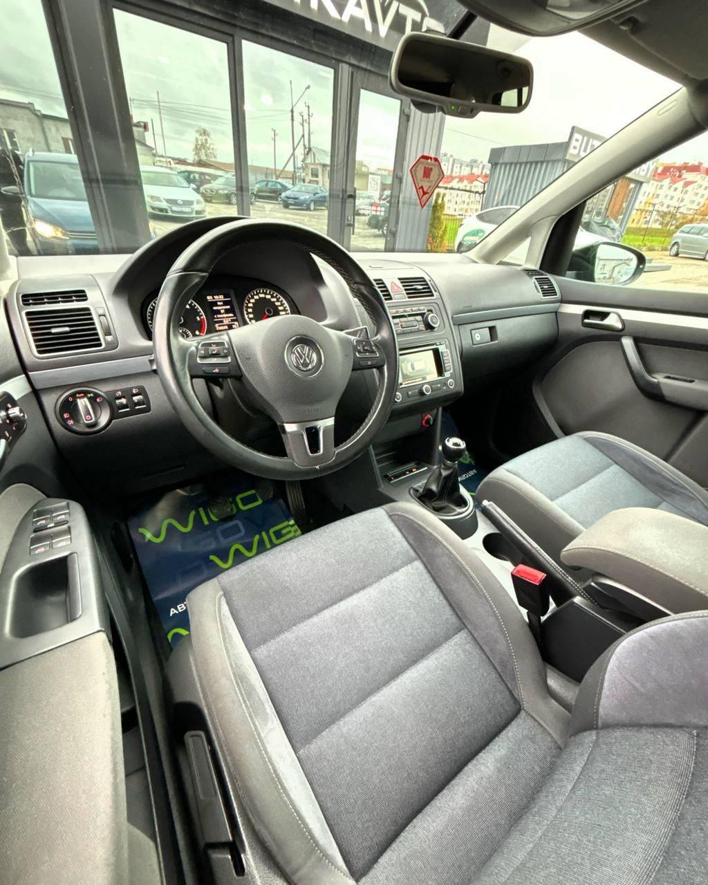 Volkswagen Touran I · 2-й рестайлинг , 2011 г., механика, дизель - фото 11