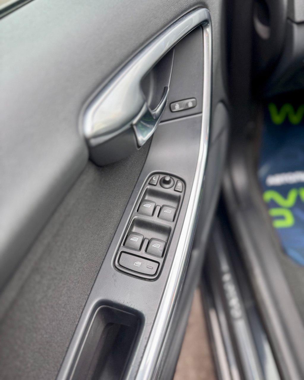 Volvo V60 I · Рестайлинг , 2014 г., робот, дизель - фото 16