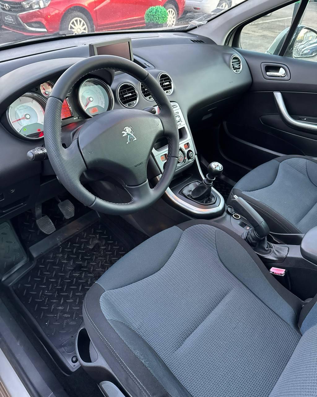 Peugeot 308 T7 · Рестайлинг , 2012 г., механика, дизель - фото 10