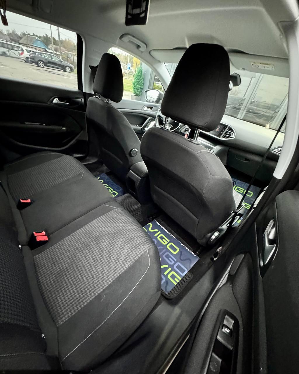 Peugeot 308 T9 · Рестайлинг , 2020 г., механика, дизель - фото 12