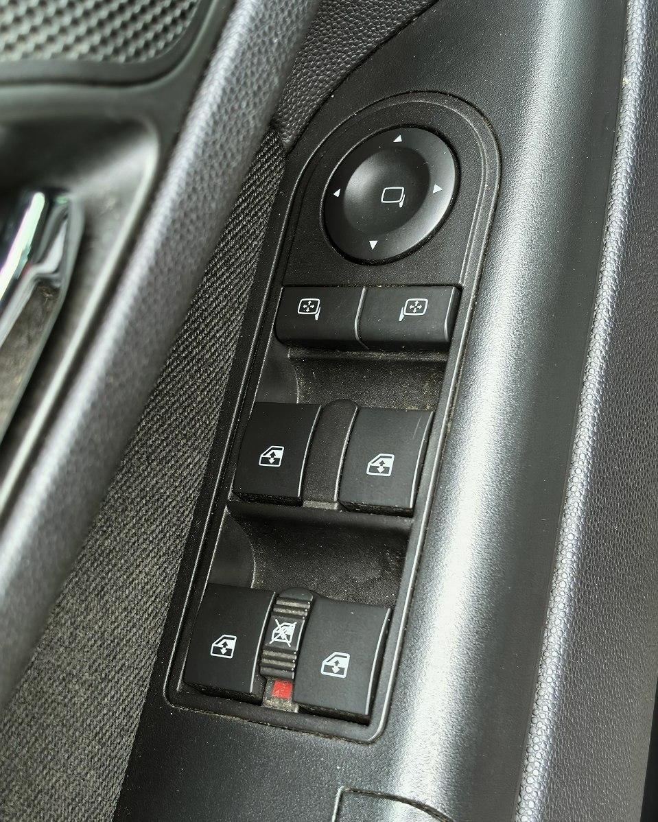 Opel Zafira B · Рестайлинг , 2014 г., механика, дизель - фото 15