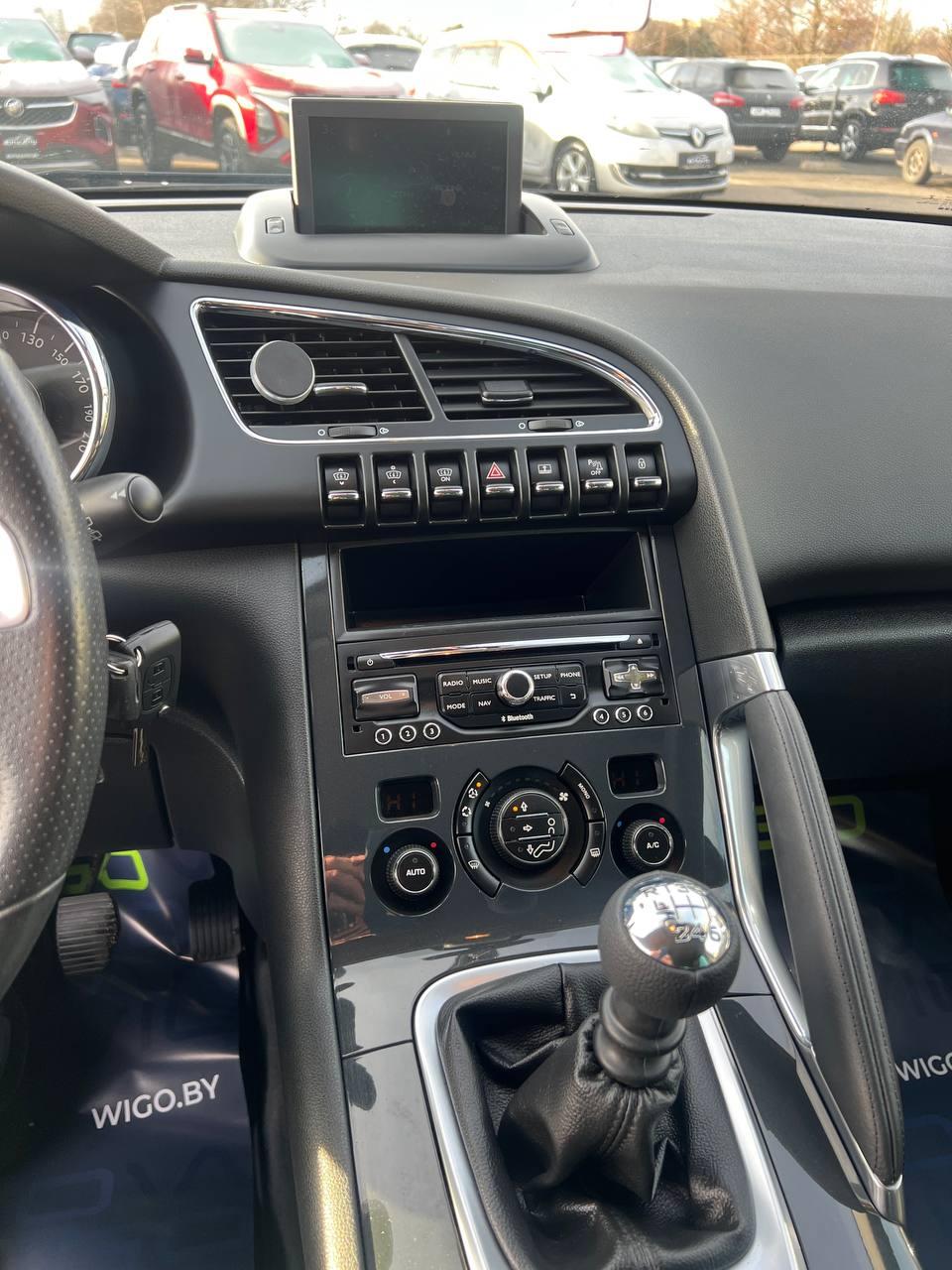 Peugeot 3008 I · Рестайлинг , 2016 г., механика, бензин - фото 11