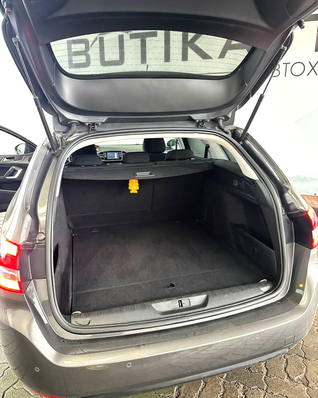 Peugeot 308 T9 · Рестайлинг , 2019 г., механика, дизель - фото 14